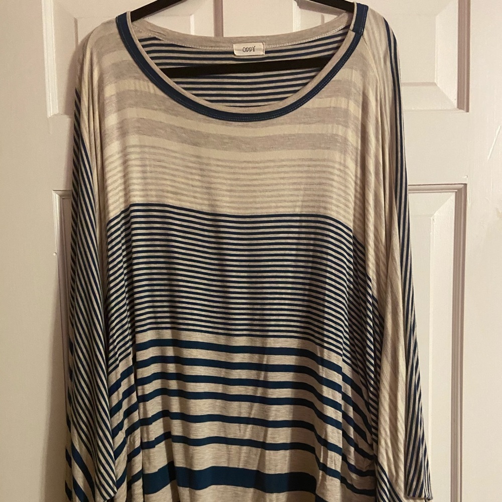 Oddy poncho